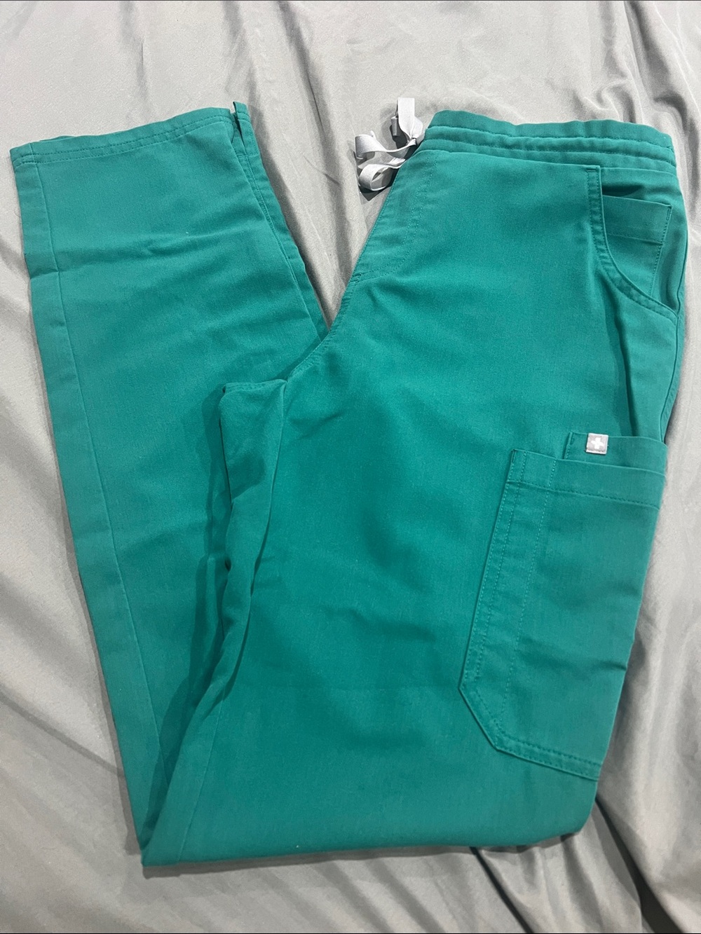 Figs Woman’s Yola Green Scrub Skinny with Pocket Small Tall